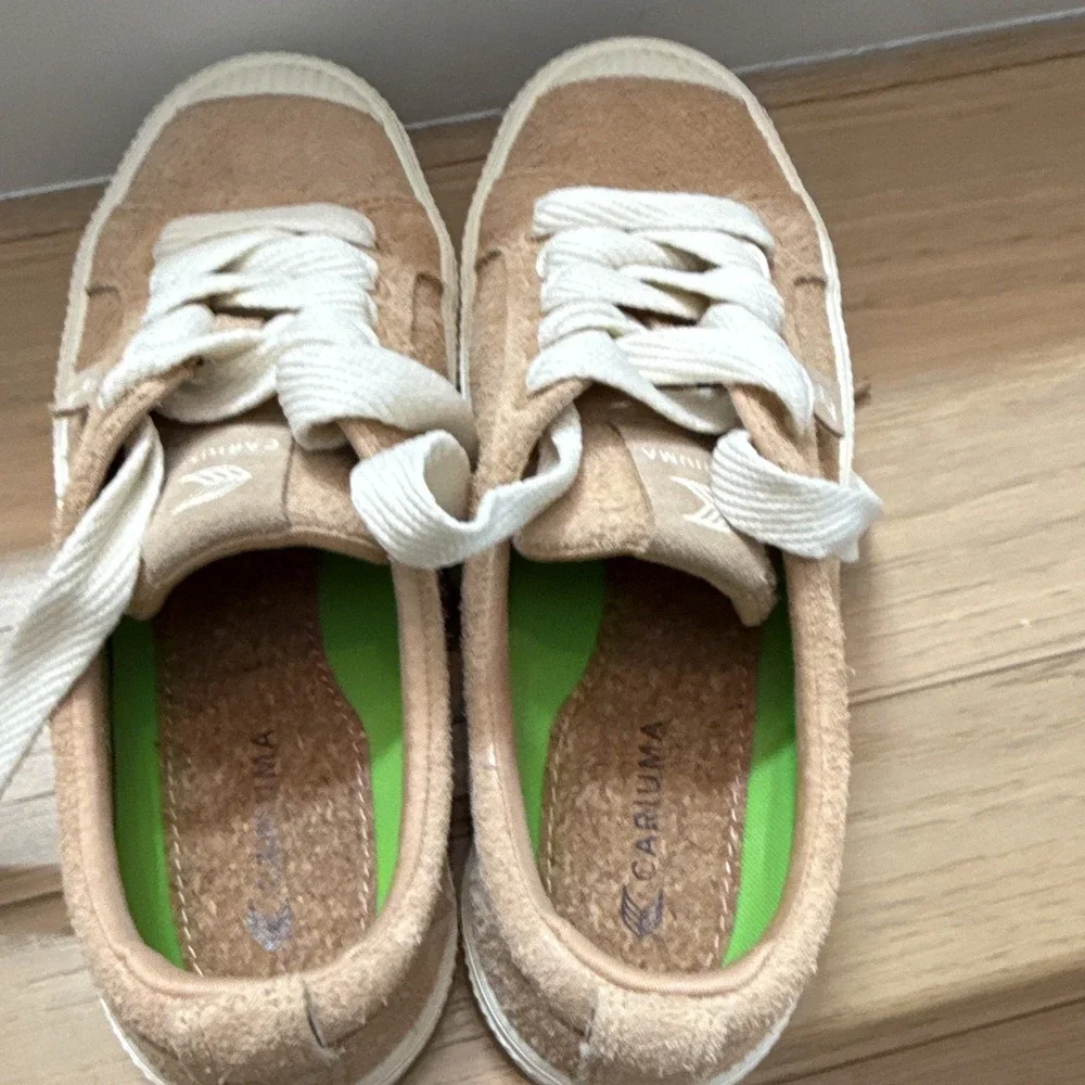 Cariuma Beige Suede Low Top Lace-Up Sneakers 100117N34W070